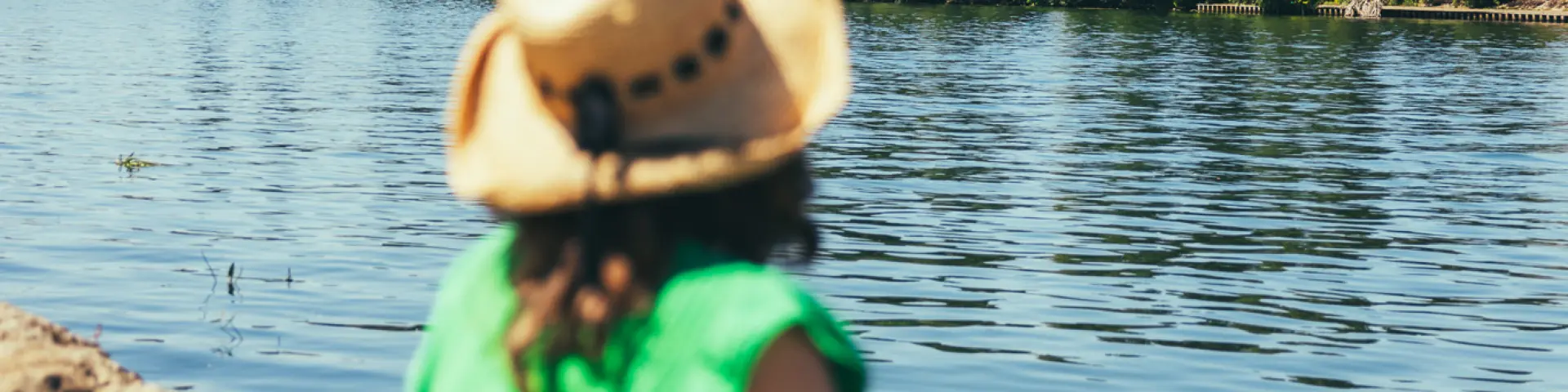 Femme en bords de Seine à Sartrouville OTISGBS