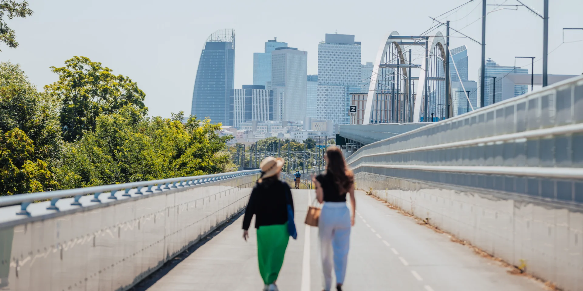 Passerelle de Bezons avec vue sur la Défense OTISGBS