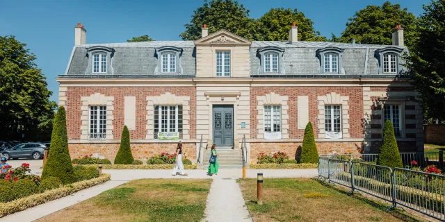 Le parc des Sophoras à Montesson - entrée du parc OTISGBS