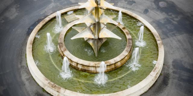 ©nbirrien Fountain Fir Tree Village Dji 0451
