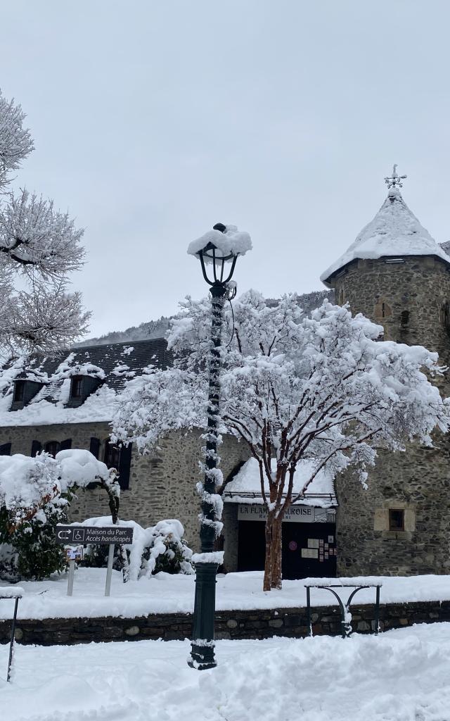 ©cperisse Village Hiver Neige Mairie3