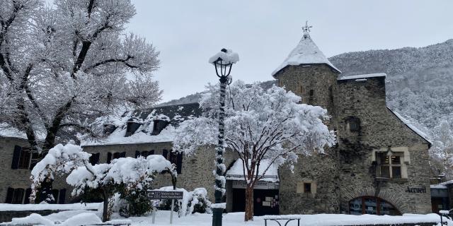 ©cperisse Village Hiver Neige Mairie3