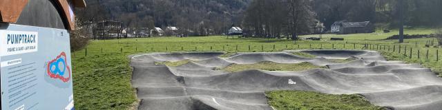 PISTA DE BOMBEO CON PANEL DE MUELLES