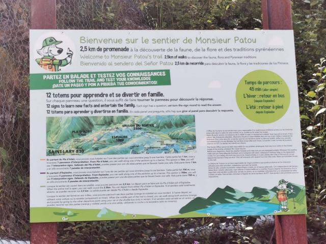 Mr. Patou Trail ©OTStLARY_General information sign installed at each trailhead