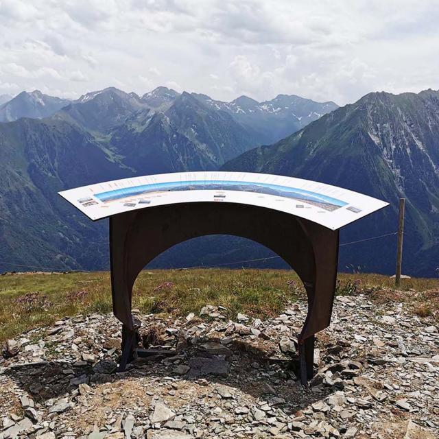 Mr. Patou trail ©OTStLARY_Orientation table Bouleaux