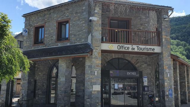 TOURIST OFFICE EXT2 web 2