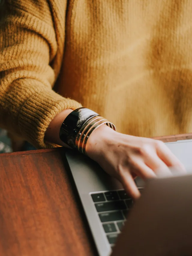 Christin Hume Ordinateur Unsplash
