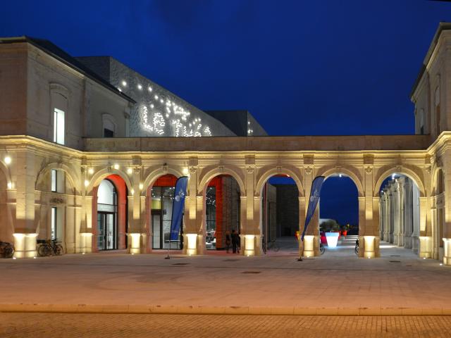 theatre-nuit-15cm.jpg