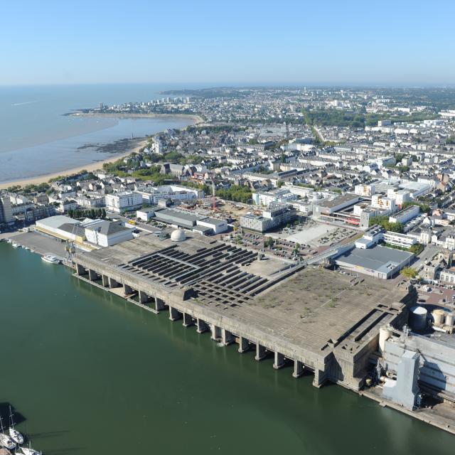 vue-arienne-base-sous-marine-de-st-nazaire-crdit-d-macel.jpg