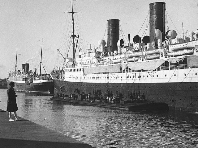 Départ du Normandie à Saint-Nazaire