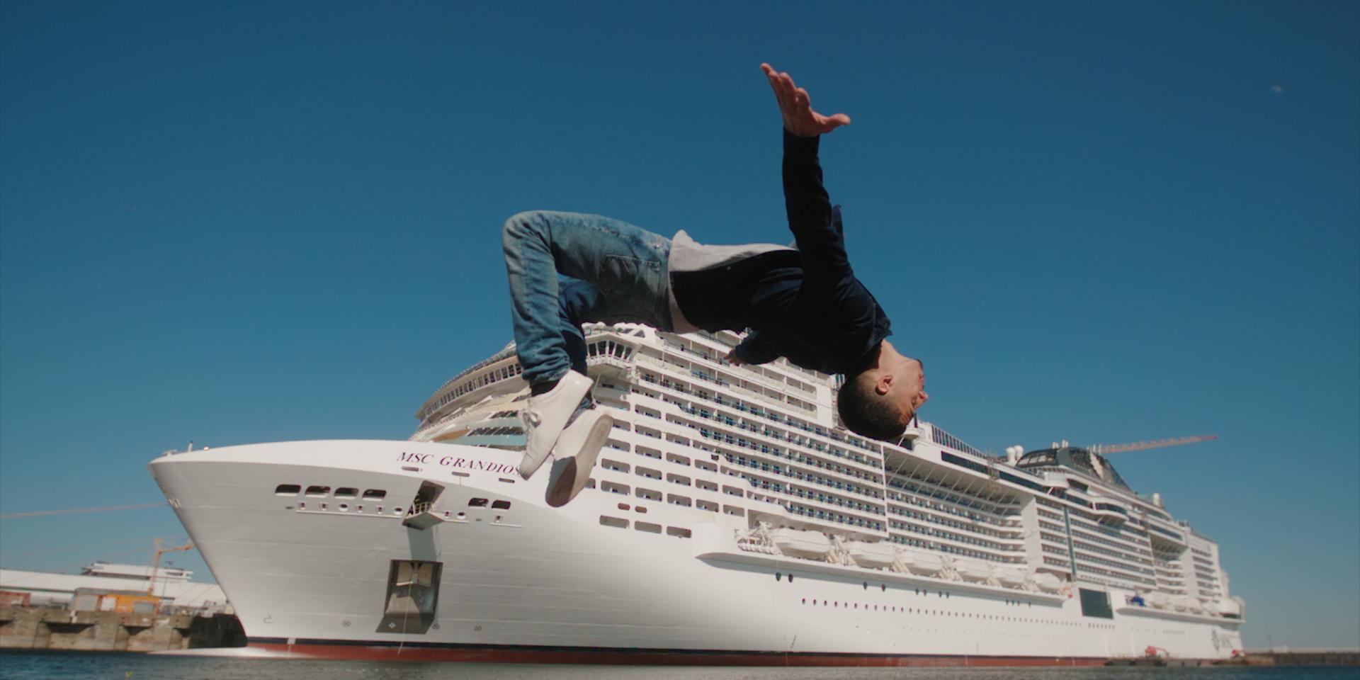 Salto Paquebot Saint-Nazaire Renversante