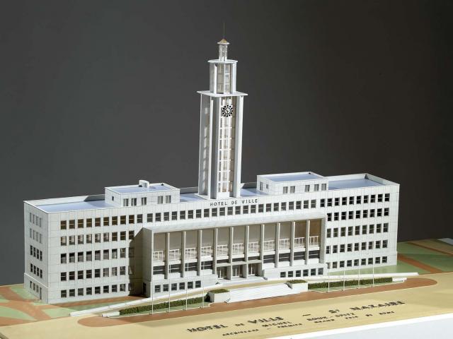 num-2765-maquette-hotel-de-ville.jpg