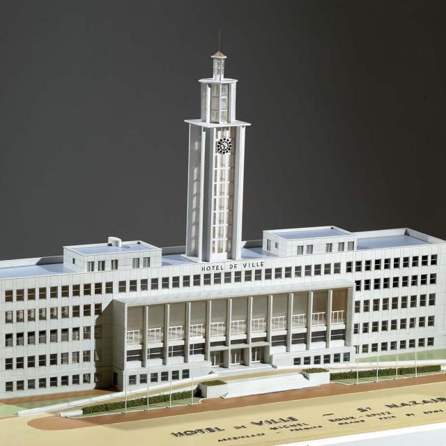 num-2765-maquette-hotel-de-ville.jpg