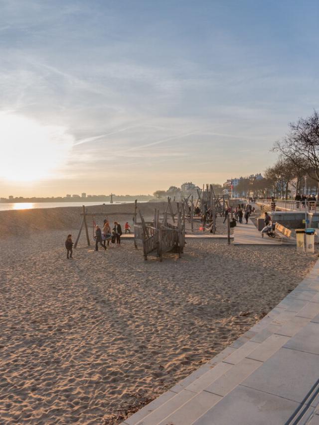 Accès à la Grande plage depuis la Place du Commando