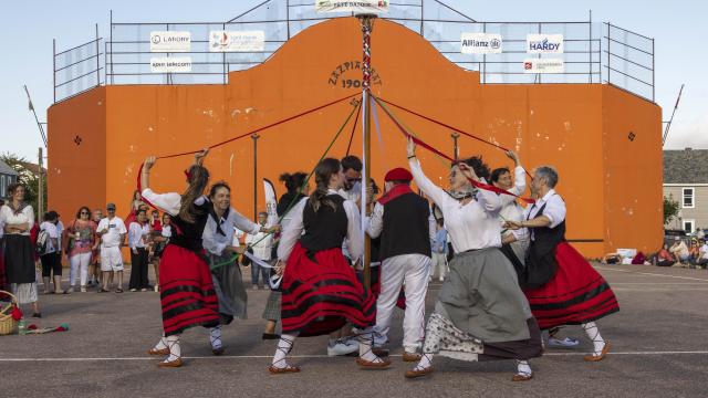 Danses Basques