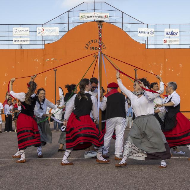 Danses Basques