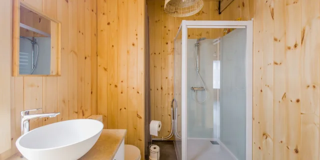 Ql Lapasserelle Maisonnette Salle De Bain 1