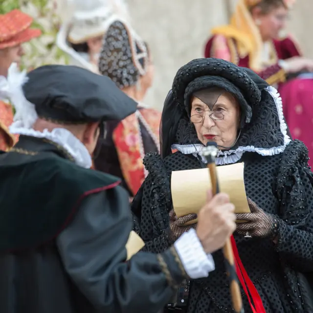 Sur Les Pas De Nostradamus 13