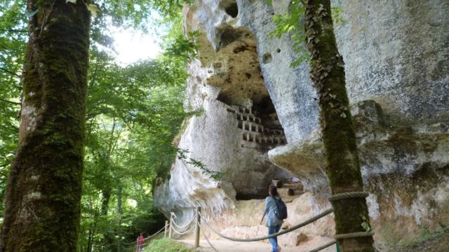 Habitations troglodytiques au Conquil, Saint Léon Sur Vézère