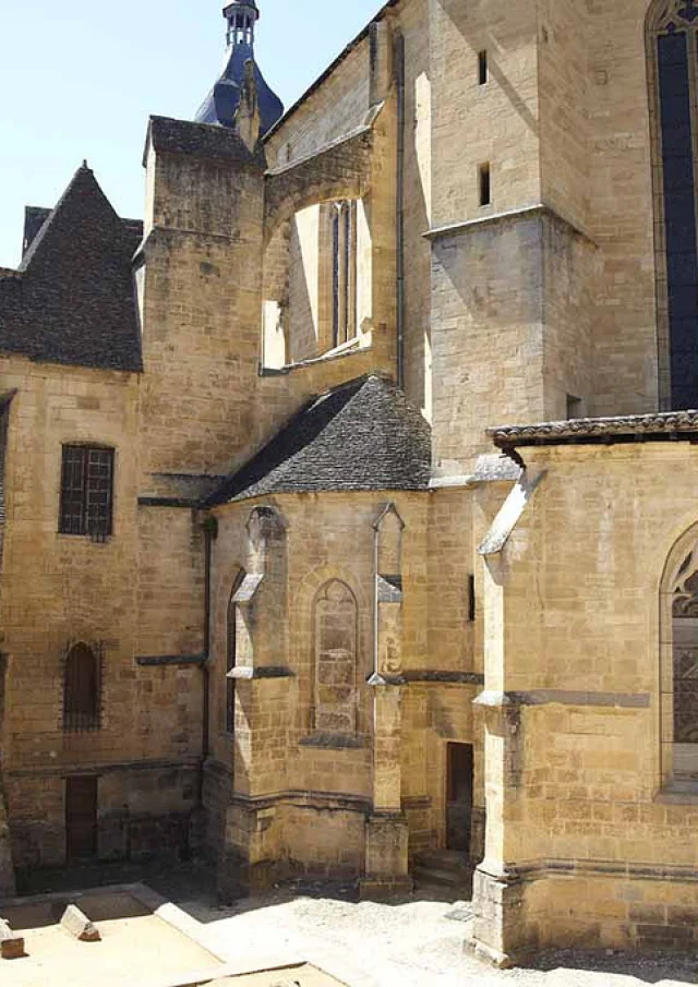 Cathédrale de Sarlat et ses enfeus