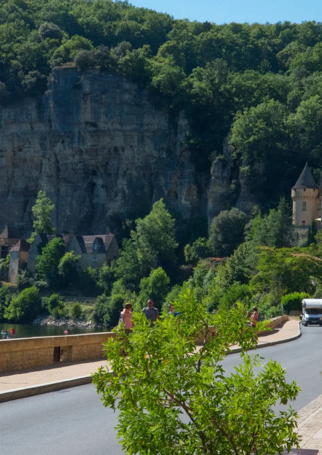 Rue principale de la Roque-Gageac