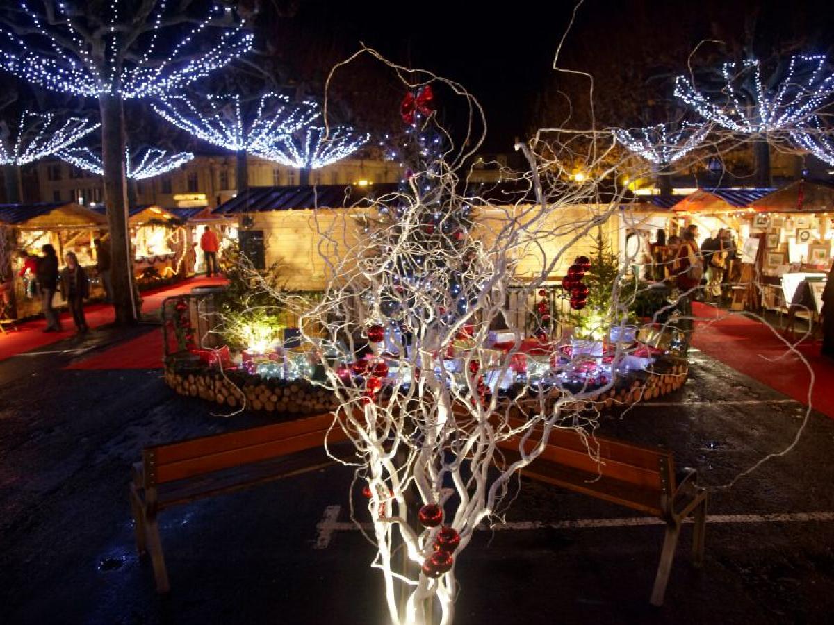 Marché de Noël à Sarlat en groupe  Sarlat Tourisme - Périgord Noir