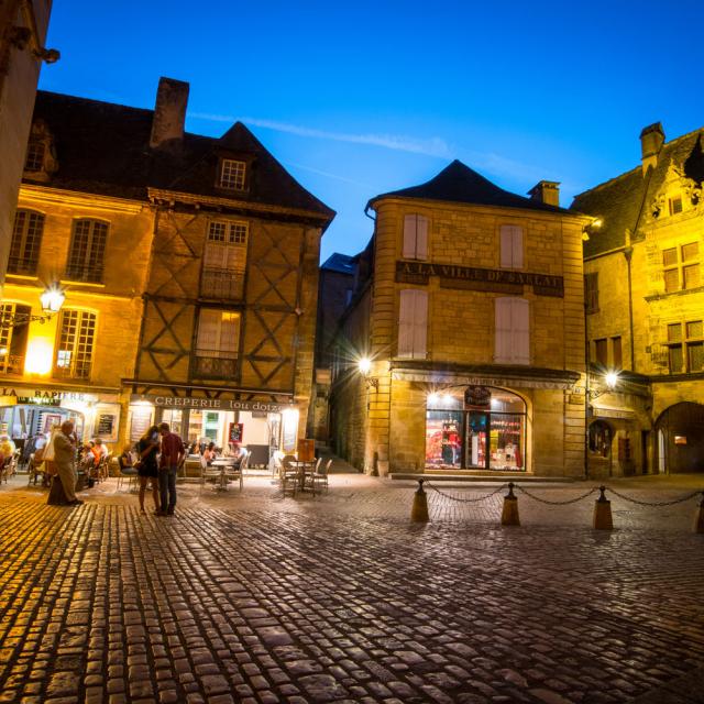 Maison De La Boetie Nuit Sd Dan Courtice (1)