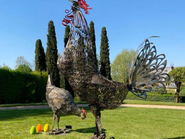 eyrignac-paques-coq-poule-1.jpg