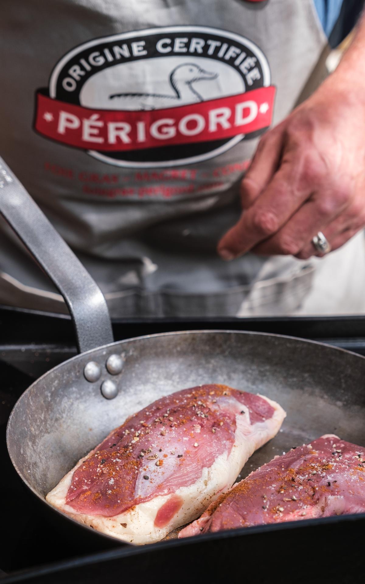 Magret De Canard Aux Châtaignes Et Pommes De Terre Sarladaises | Sarlat ...