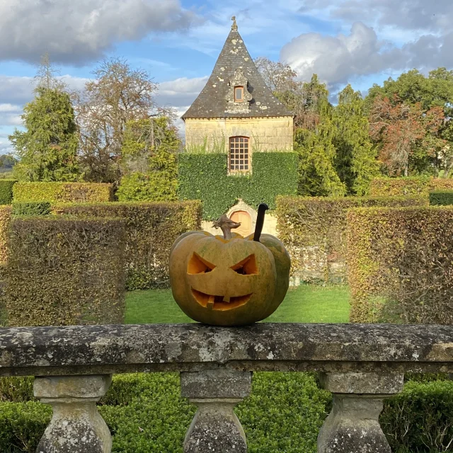 eyrignac-halloween-2-rotated.jpg