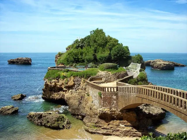 rocher de la vierge à Biarritz