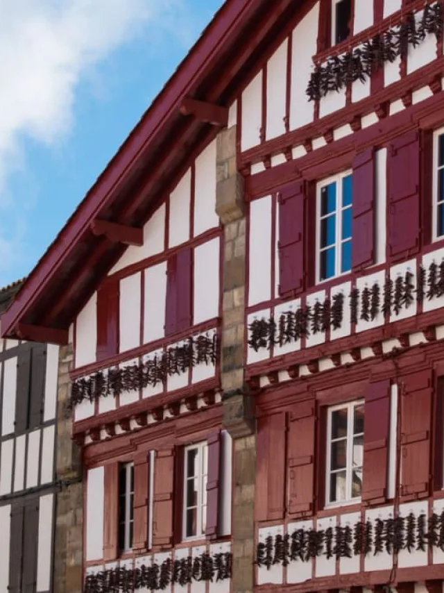 façade des maisons à espelette