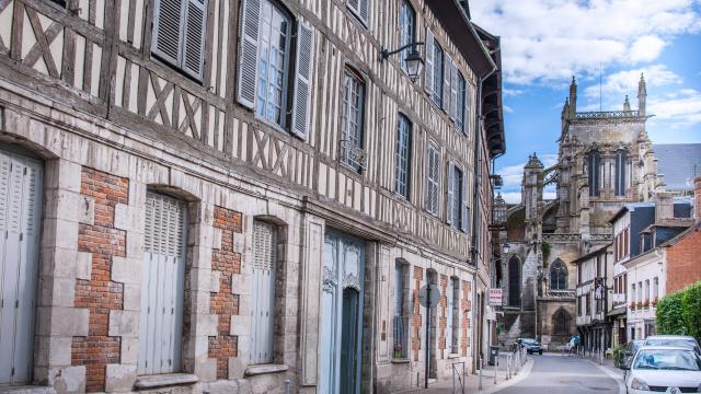 Centre de ville de Louviers et ses maisons à colombage de Normandie