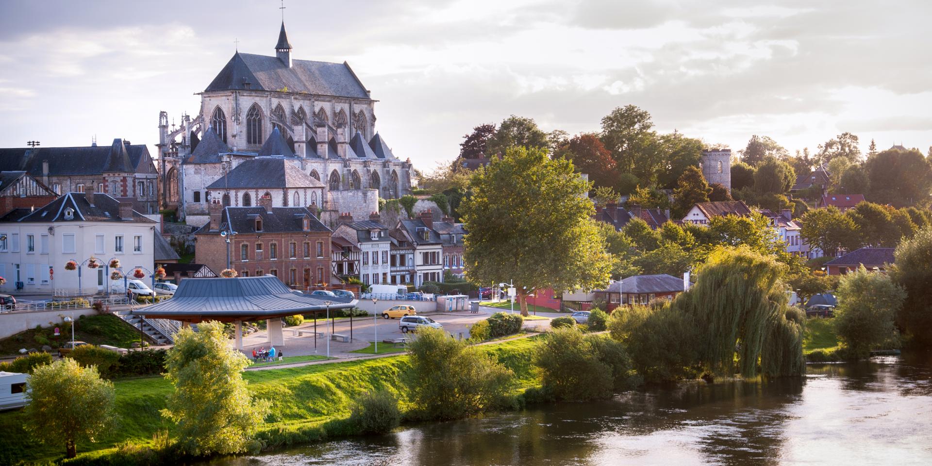 photo de Pont de l'Arche à côté de la rivière de l'Eure