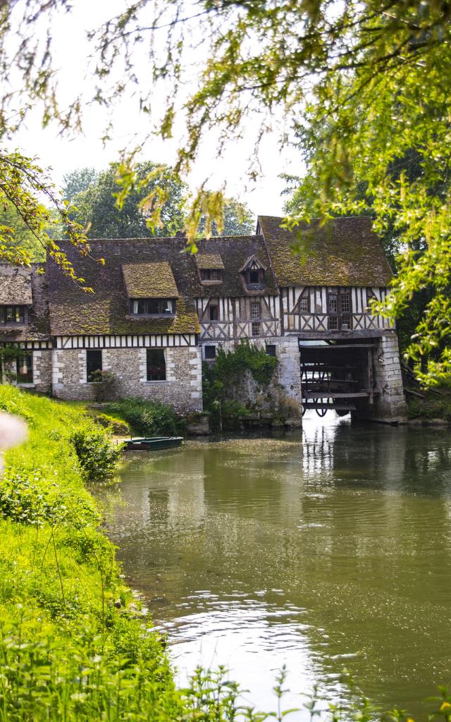 photo du Moulin d'Andé et de la seine au printemps