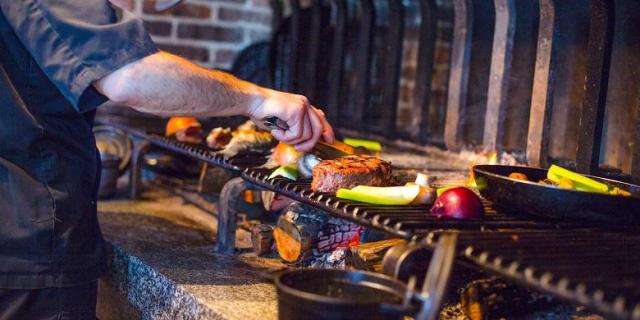 Cuisine Au Feu De Bois