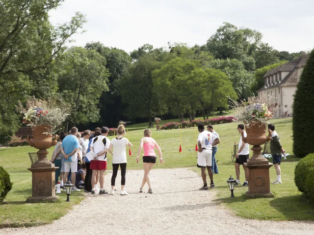 Team Building dans le jardin du Chateauform : Les étangs De Saint Aubin dans l'Eure en Normandie
