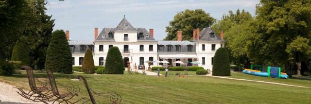 Façade du Pavillon de Chasse Les étangs de Saint Aubin dans l'Eure en Normandie