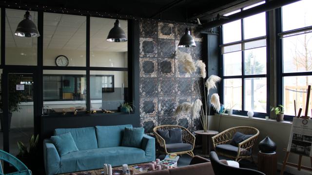salon de thé de l'espace de coworking La Filature à Louviers