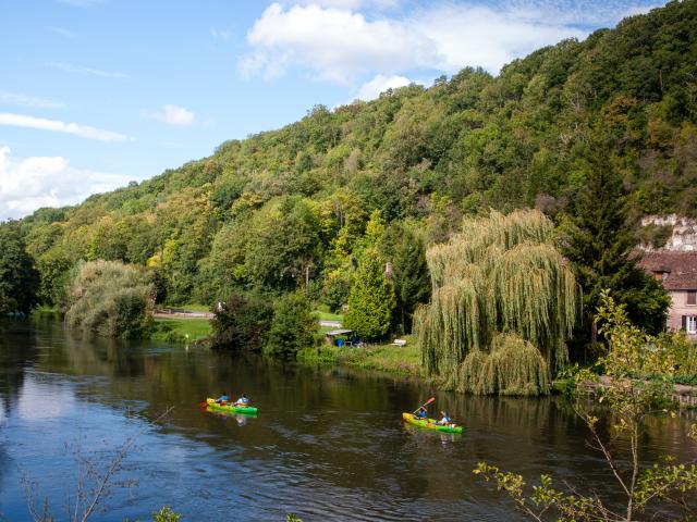 kayak sur la rivière de l'Eure en Normandie
