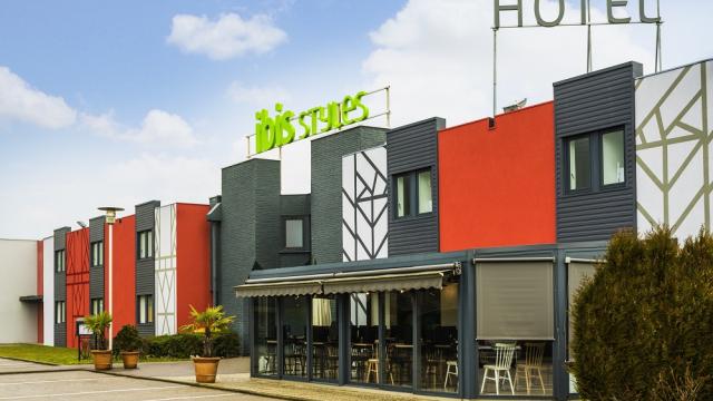 Hotel Ibis Style Rouen Val de Reuil - exterieur jour