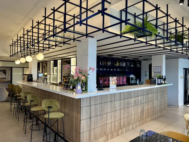 Bar 2mercure Val De Reuil