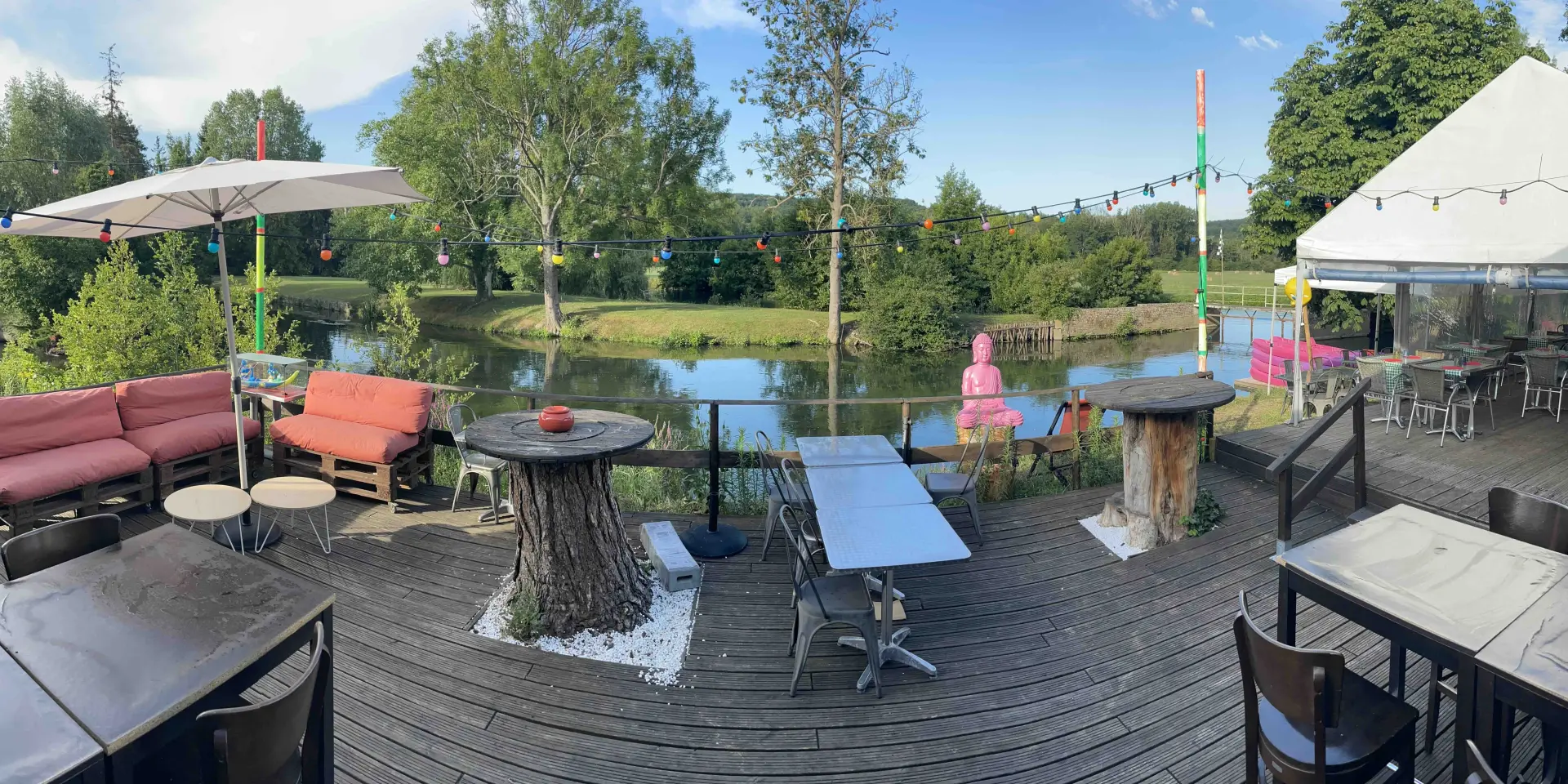 Vuelargeterrasselaguinguettecanoe