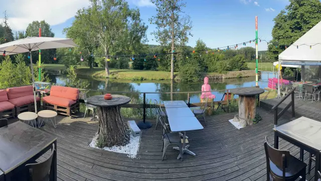 Vuelargeterrasselaguinguettecanoe