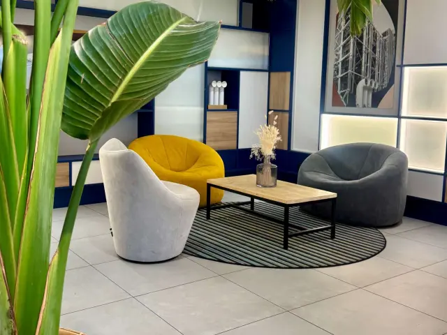 Mercure Val De Reuil 3