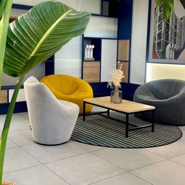 Mercure Val De Reuil 3