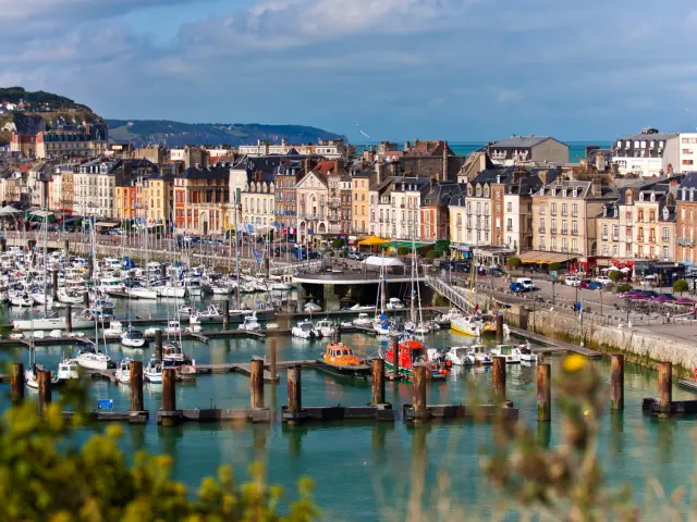 Panorama du port de Dieppe