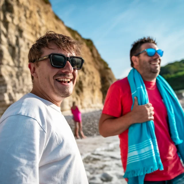 Groupe d'amis sur la plage de Vaucottes