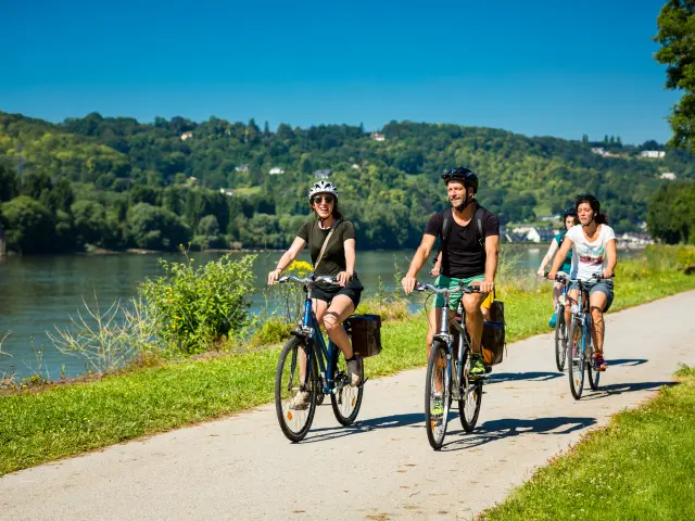 Sahurs Veloroute Du Val De Seine 2016sma V