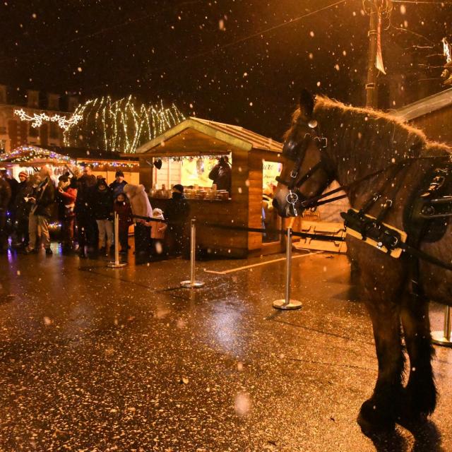 Le marché de Noël < Soissons